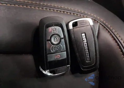 2023 Ford Bronco Badlands z USA, uszkodzony, nr VIN 1FMEE5DP0PLB62212